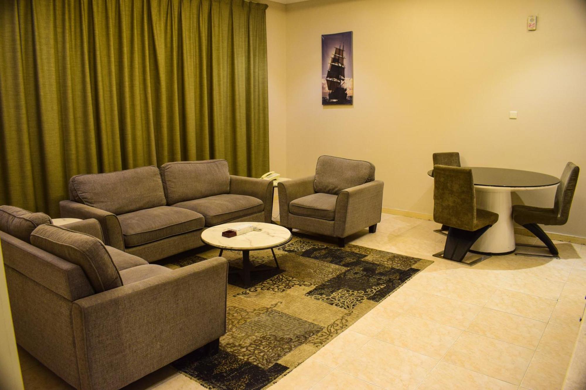 Apartment Arjan Qurtuba Served
